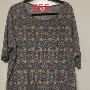 2XL. NWOT. Lula Roe. Classic T